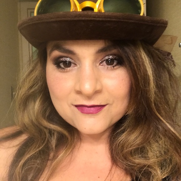 Meet your Posher, Rebecca - Picture 2 of 3